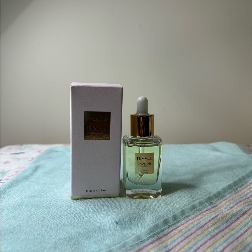 Femmue ideal camellia facial oil